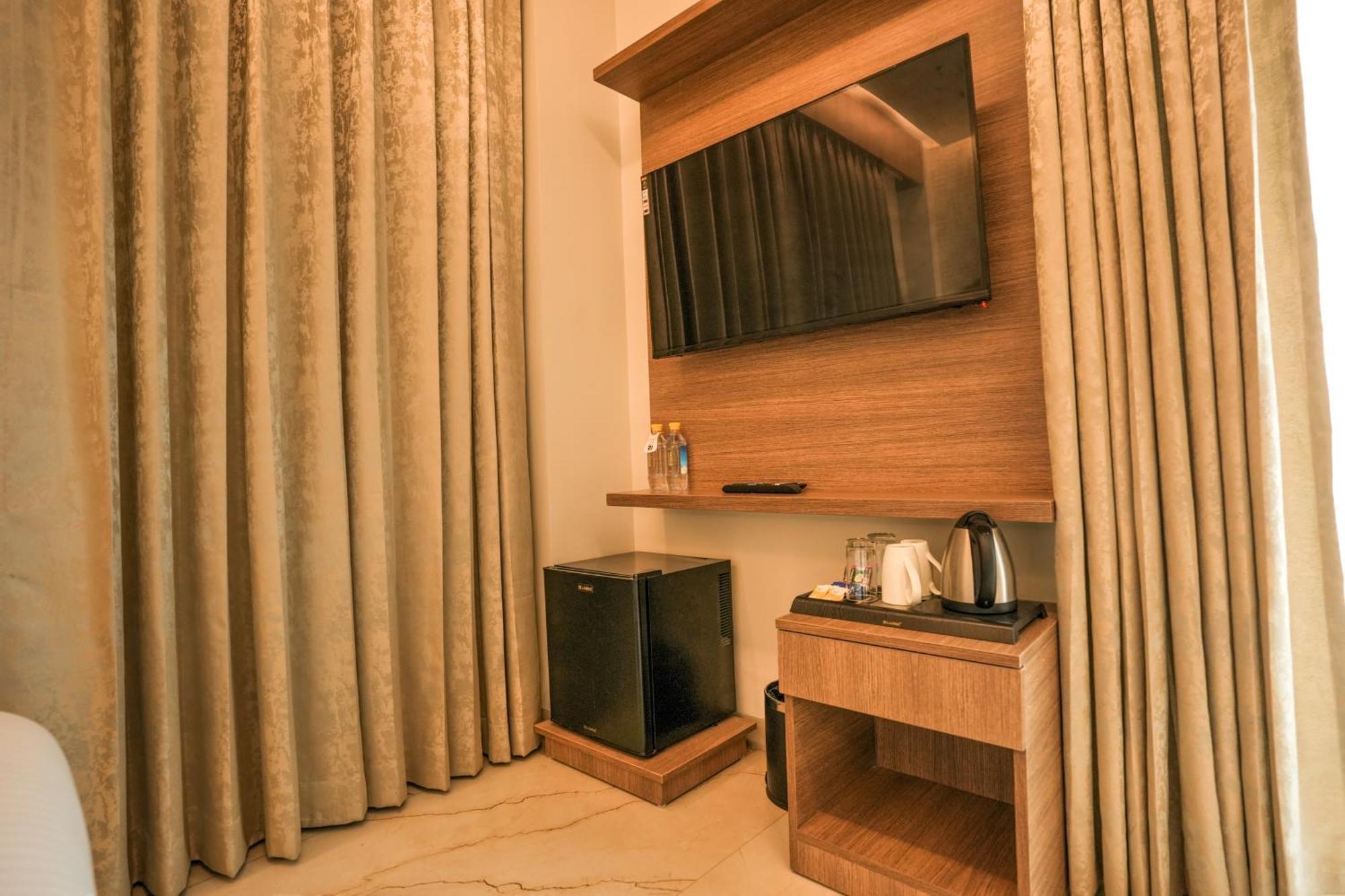 Rj Hotel - Managed By Atithi House Greater Noida Exteriér fotografie